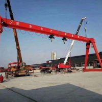 鎮(zhèn)江丹陽龍門吊起重機(jī)。半龍門吊機(jī)